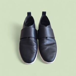 💋Via Spiga Women  Black Slip-On Sneakers💋